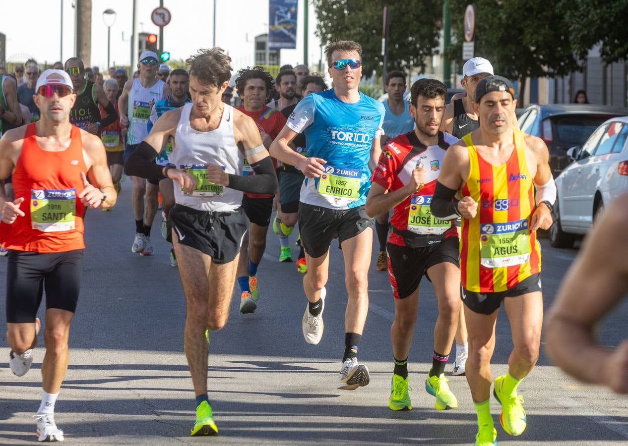 La maratón recorrió alguno de los principales barrios de la capital hispalense