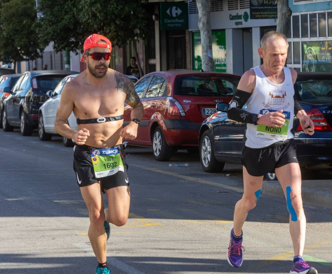 La maratón recorrió alguno de los principales barrios de la capital hispalense