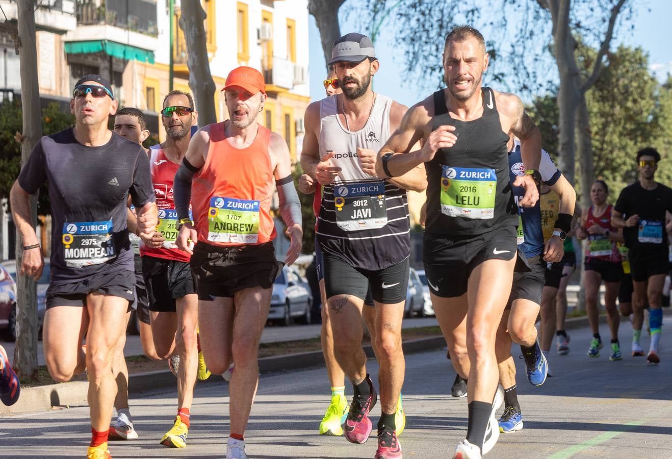 La maratón recorrió alguno de los principales barrios de la capital hispalense