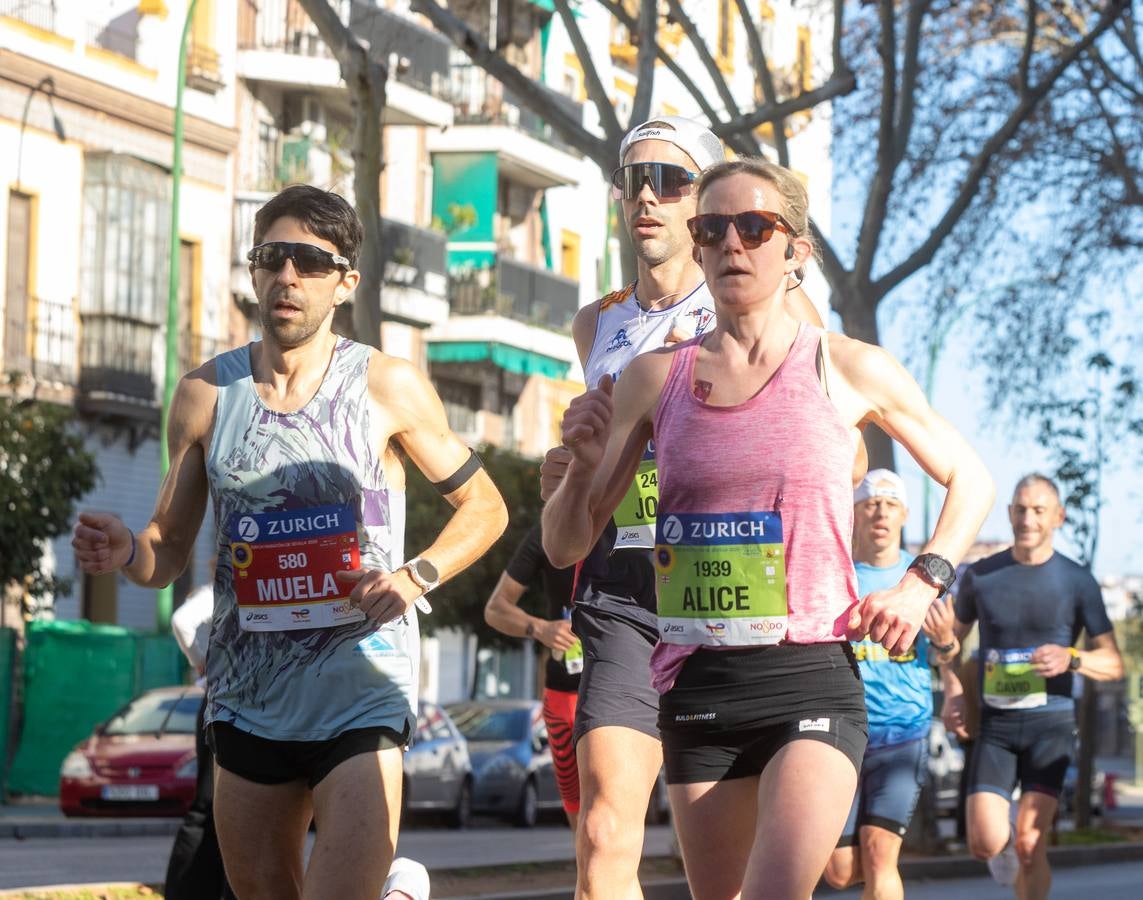 La maratón recorrió alguno de los principales barrios de la capital hispalense