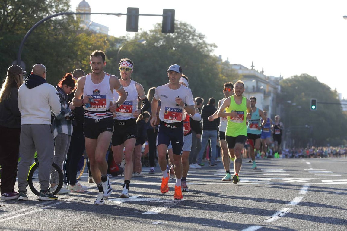 Un total de 14.000 corredores se han dado cita en esta maratón de 2025 en la capital sevillana 