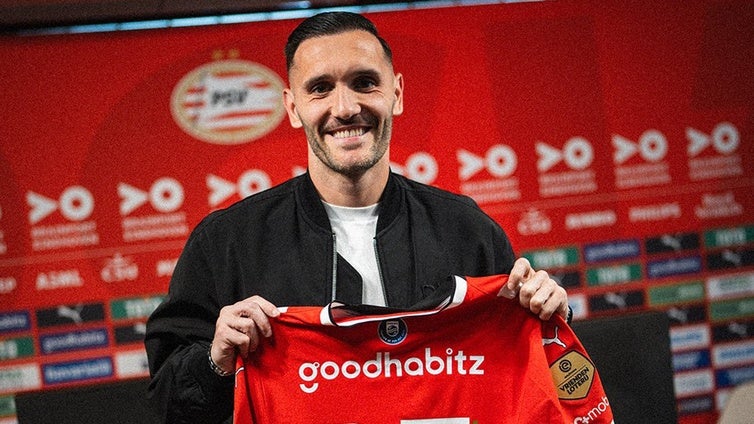 1.700 kilómetros en coche para fichar por el PSV: Lucas Pérez, el futbolista viajero con pánico a volar