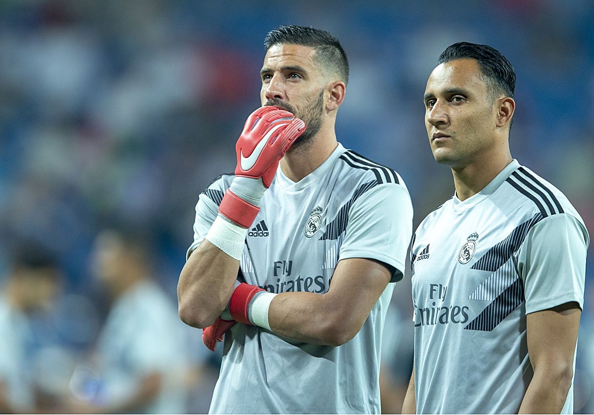 Casilla, junto a Keylor Navas, en un partido ante el Atlético