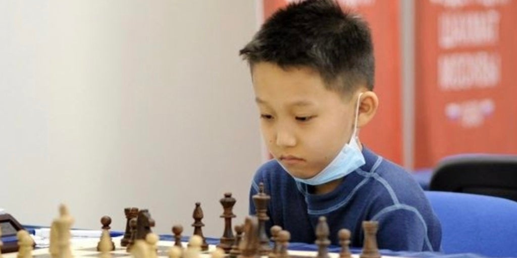 Pandemic-Forged Young Chess Teacher: From Virtual Assistant to Content Writer