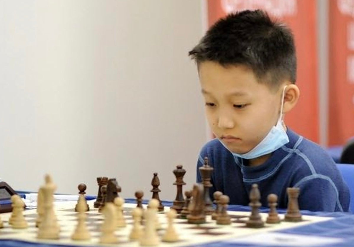 El joven ajedrecista ruso Roman Shogdzhiev