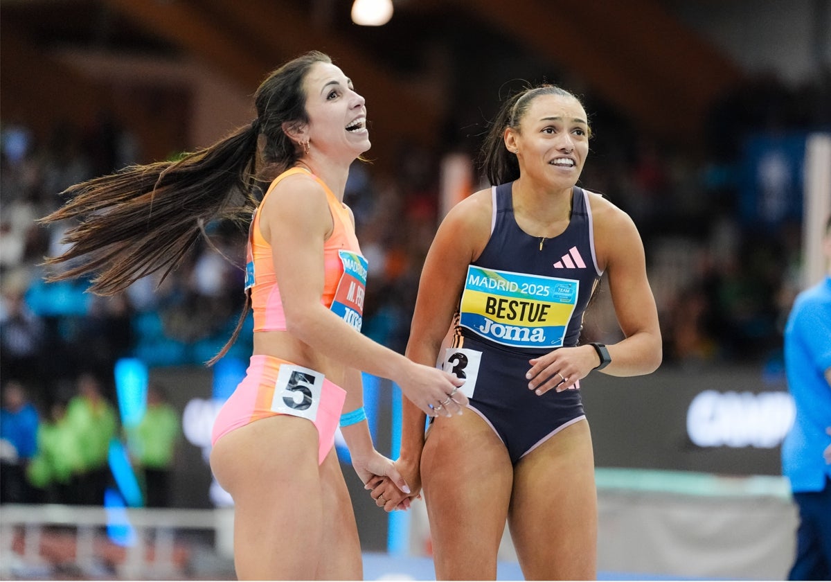 Maribel Pérez, junto a Jaël Bestué, en la final del Campeonato de España Short Track en Gallur