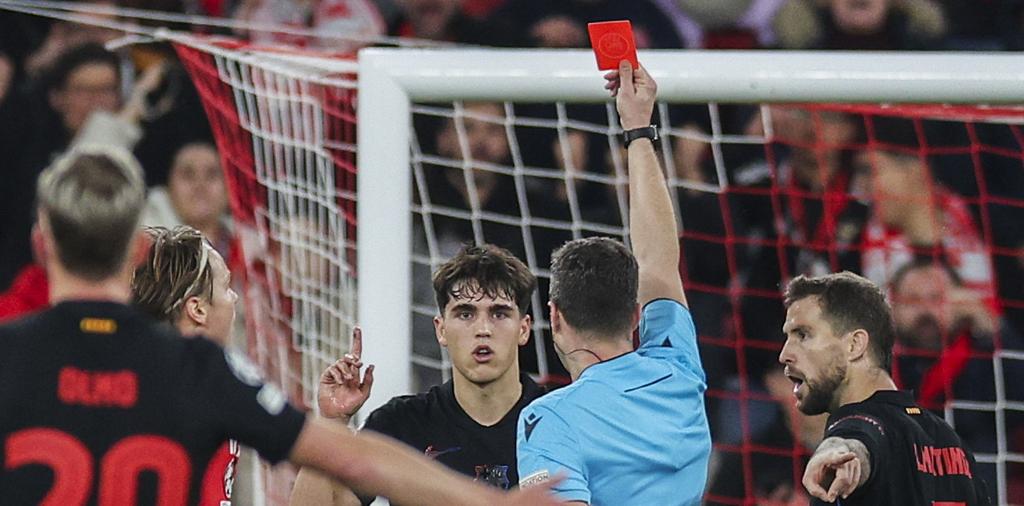 Por qué no juega Pau Cubarsí el partido del Barcelona - Benfica de Champions League hoy