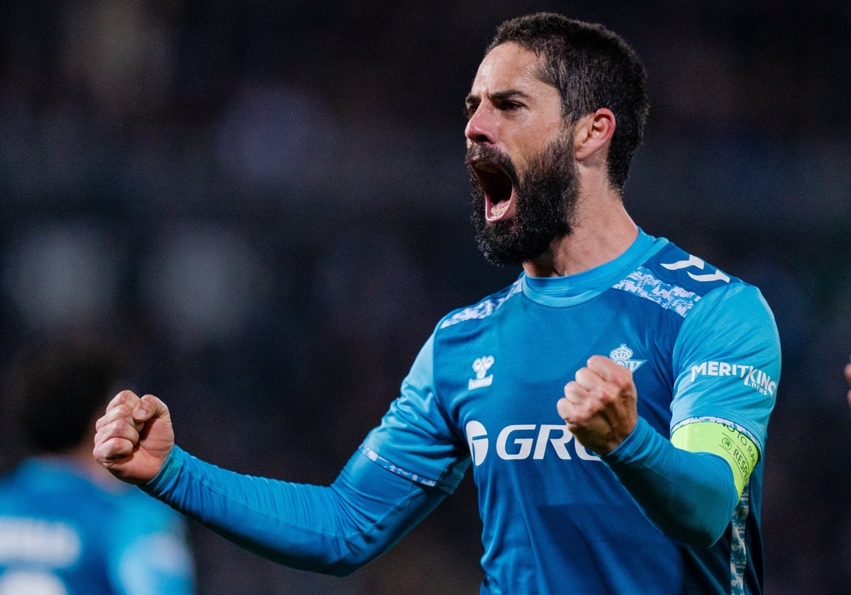 Isco celebra su gol en Guimaraes en el Vitoria - Betis