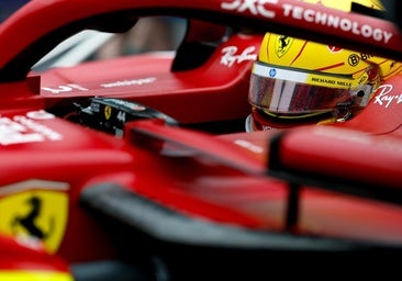 Hamilton, en el Ferrari en Melbourne