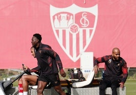 Badé, Akor Adams y Marcao, en uno de los entrenamientos de esta semana