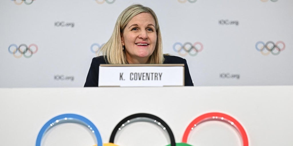 Kirsty Coventry, una líder bañada en oro