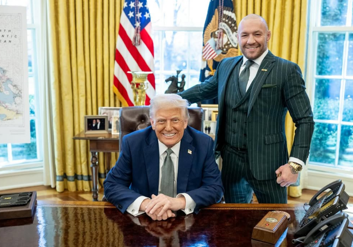 La superestrella de la UFC Conor McGregor junto a Donald Trump en el Despacho Oval