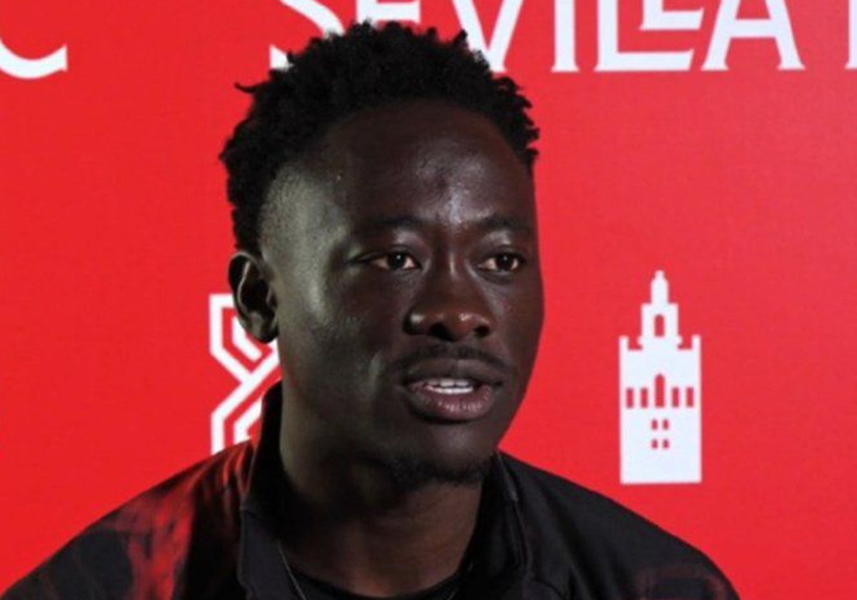 Akor Adams, durante la entrevista con los medios oficiales del Sevilla