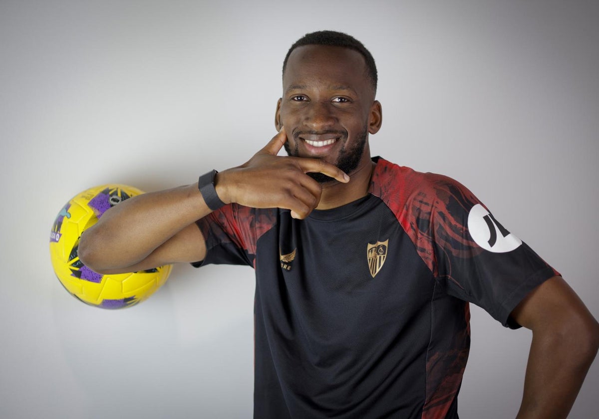 Lukebakio posa para ABC de Sevilla