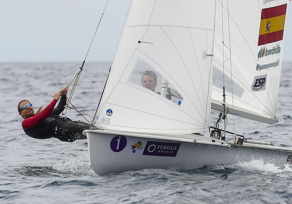 Las tripulaciones españolas despiertan en el ecuador del Princesa Sofía