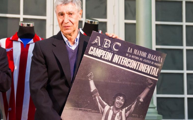 Imagen principal - Y el Atlético se proclamó campeón del mundo: la mayor hazaña de su historia