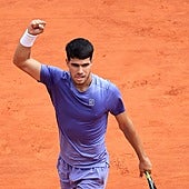 Alcaraz se levanta de otro día errático y derriba a un bravo Fils para alcanzar la semifinal
