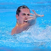 Dennis, el primer varón en un equipo español de sincronizada y gana el oro