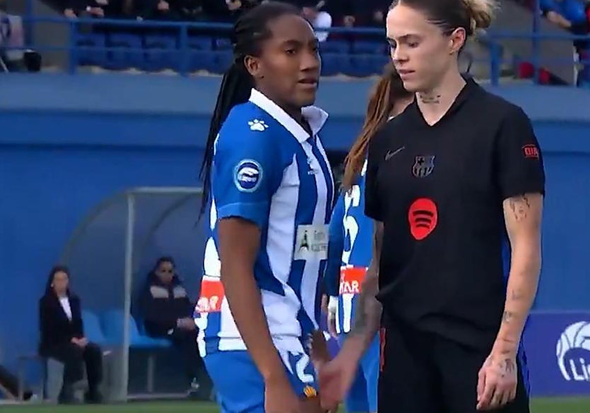 El tocamiento de Mapi León a Daniela Caracas