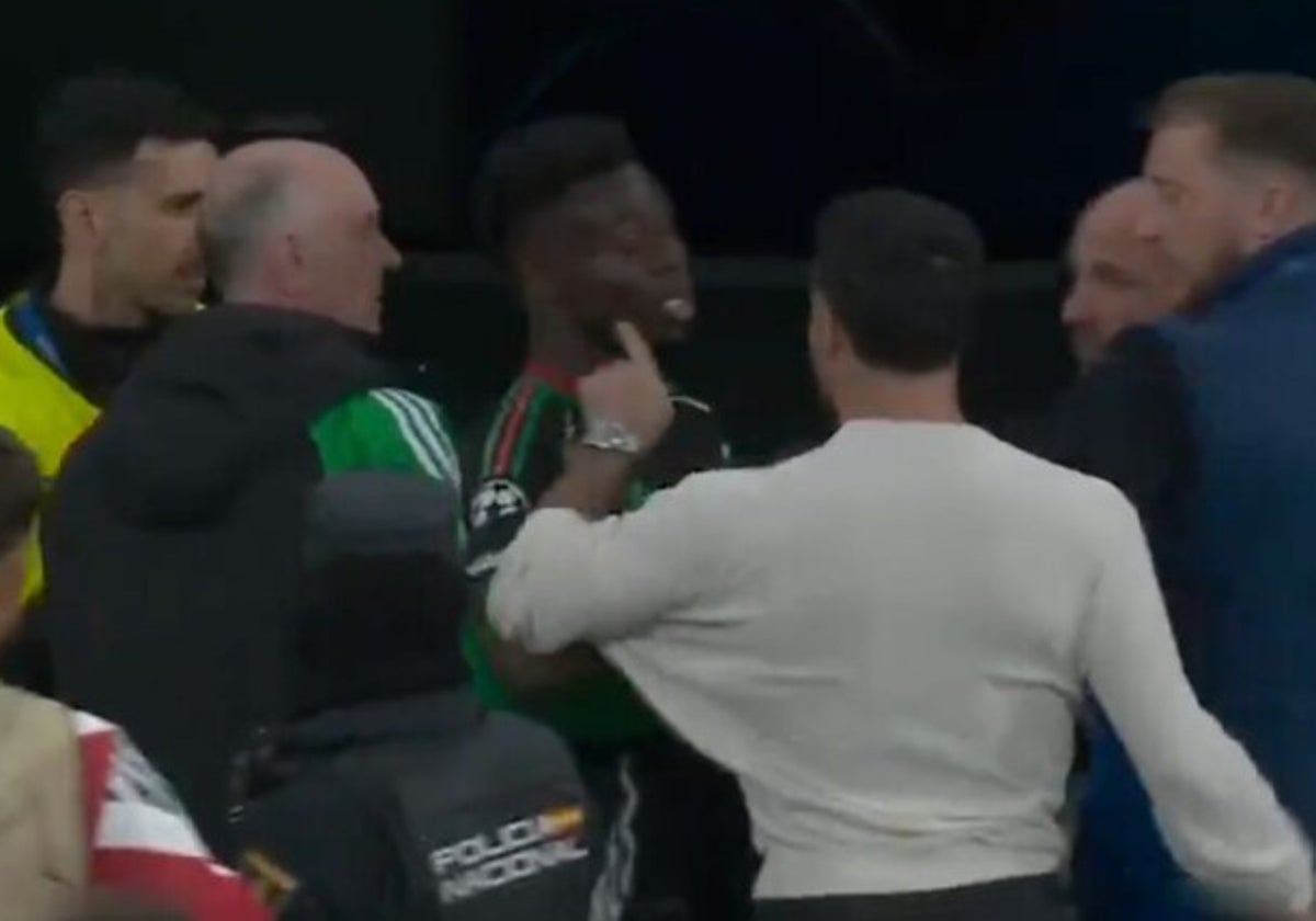 Carvajal, encarándose con Saka