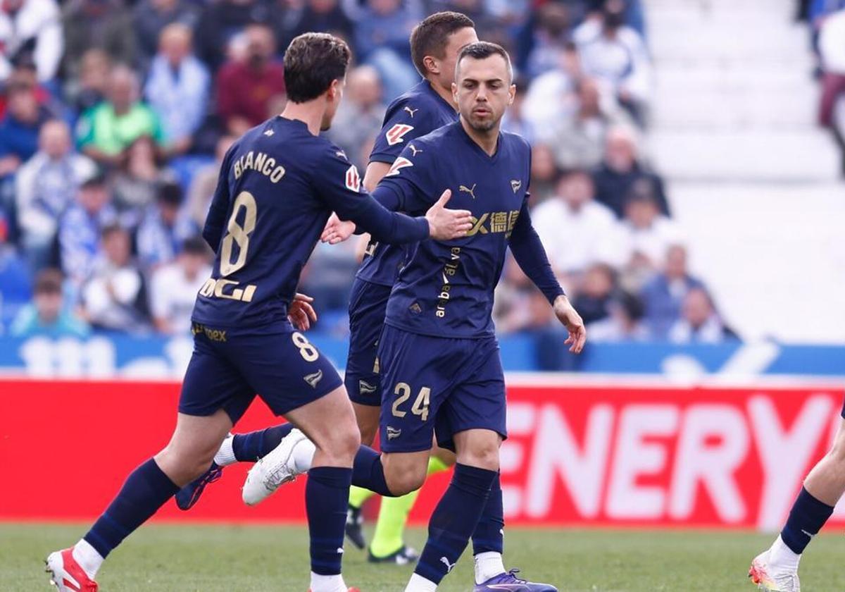 Jordán regresa al Sánchez-Pizjuán con otra camiseta… y dos años más de contrato que piensa cumplir