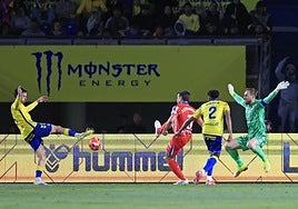 El Atlético tira la toalla en Las Palmas