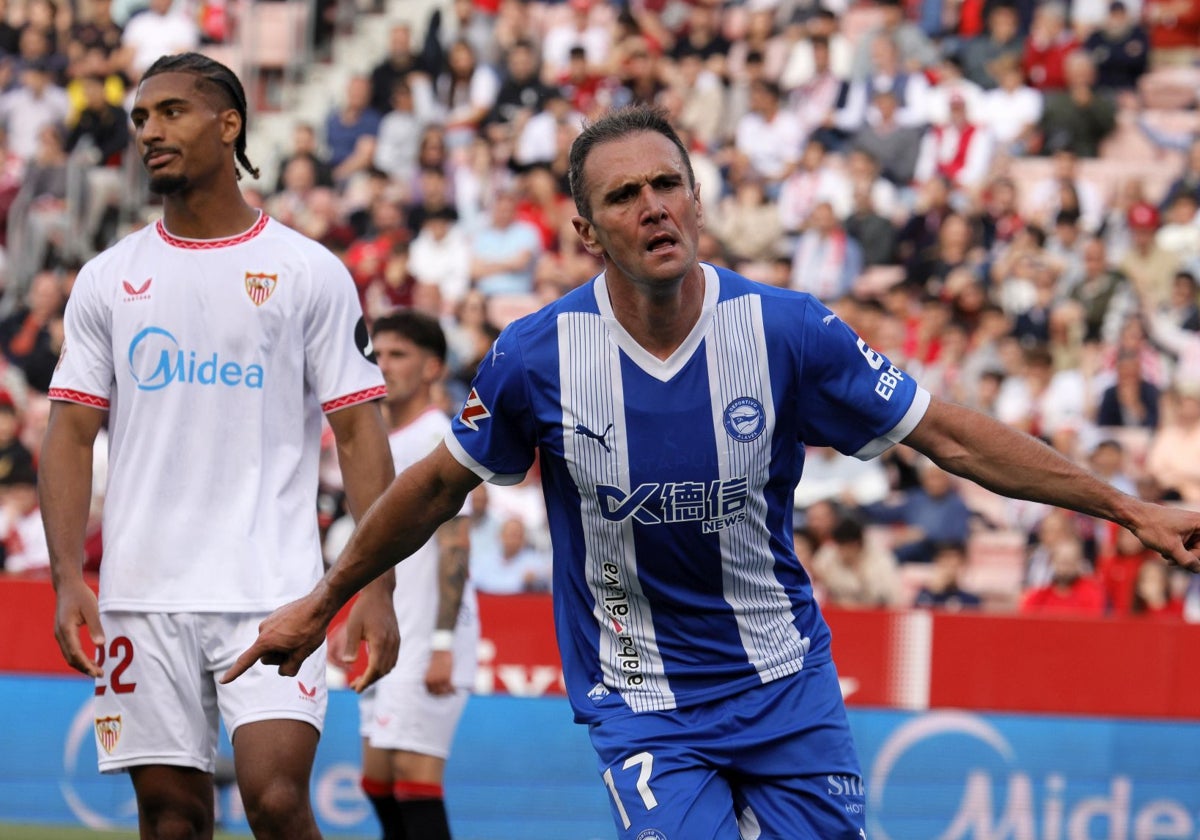 Kike García celebra su gol ante el Sevilla