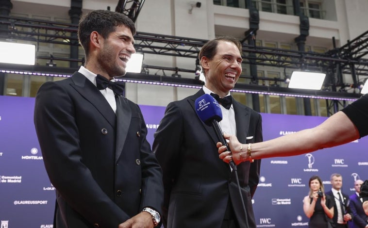 Imagen principal - Alcaraz y Nadal, juntos de nuevo. Abajo, Modric y Carvajal con su Laureus y Simone Biles