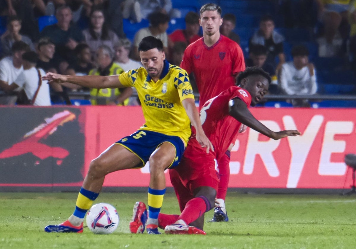 La derrota de Las Palmas deja el descenso a cinco puntos del Sevilla FC