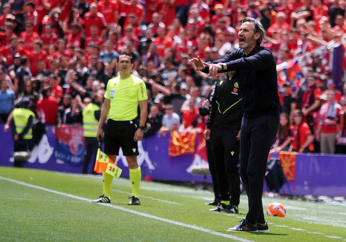 Vicente Moreno durante el partido de LaLiga entre el Real Valladolid y Osasuna