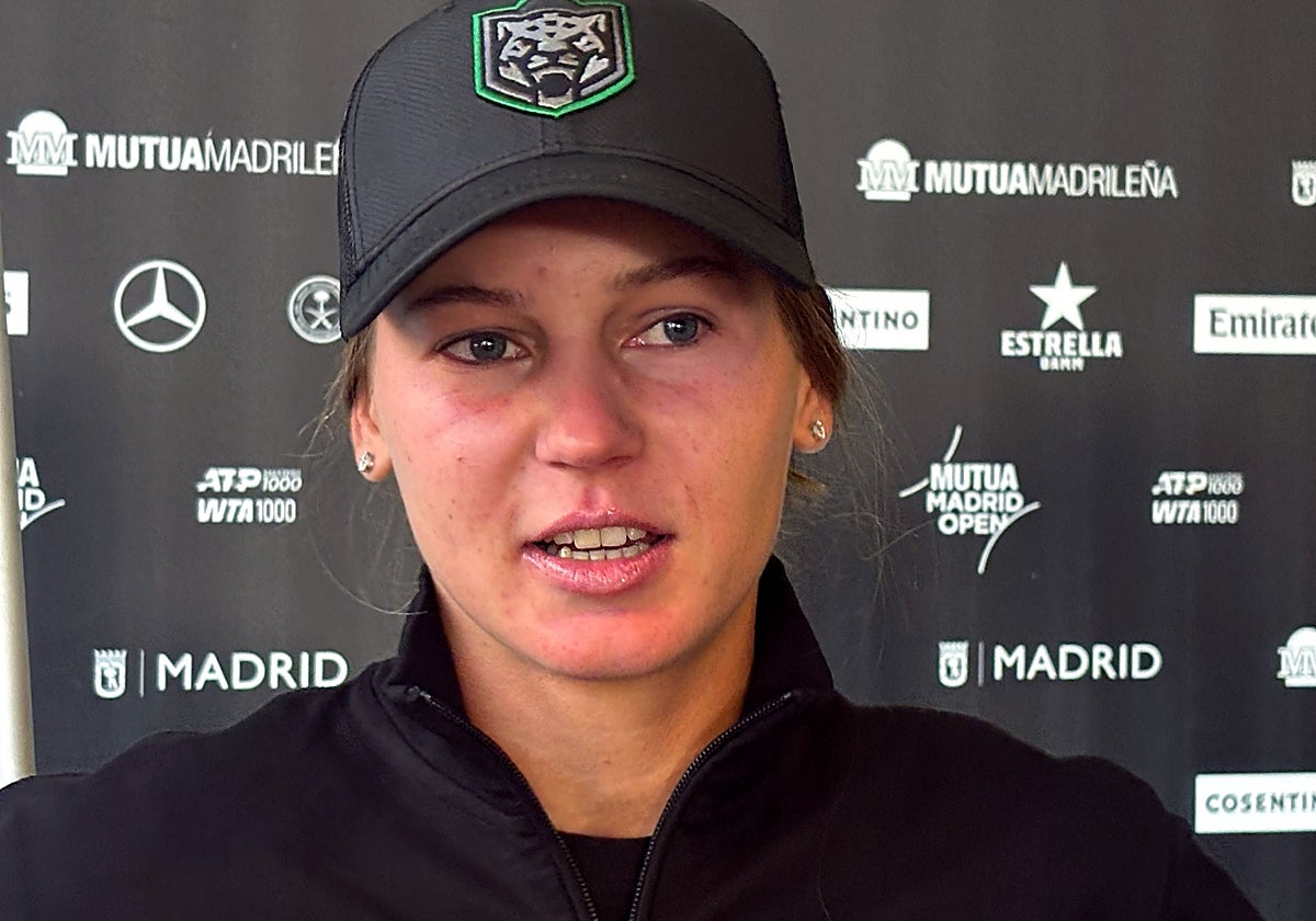 Veronika Kudermetova tras vencer a su hermana Polina (6-2, 6-2)