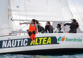 La vela femenina vuelve a la acción en Altea