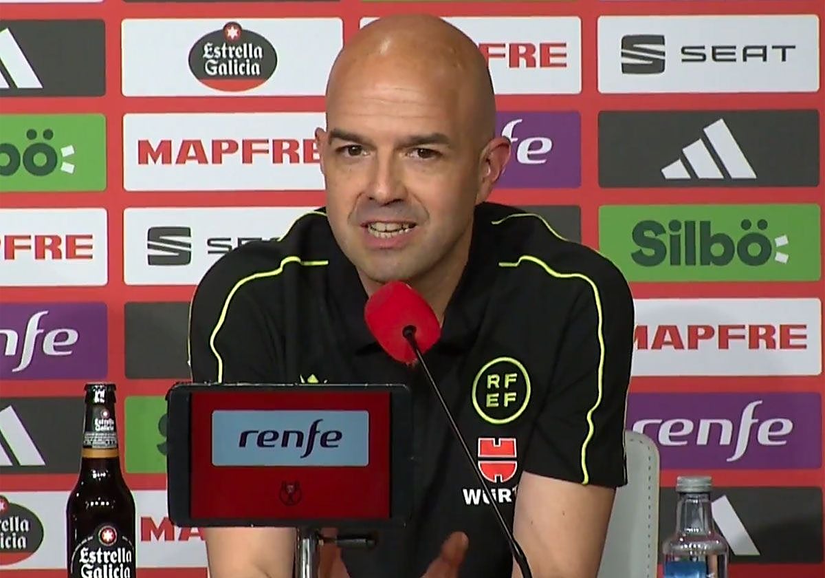 Pablo González Fuertes, árbitro de VAR en la final de la Copa del Rey Barcelona - Real Madrid