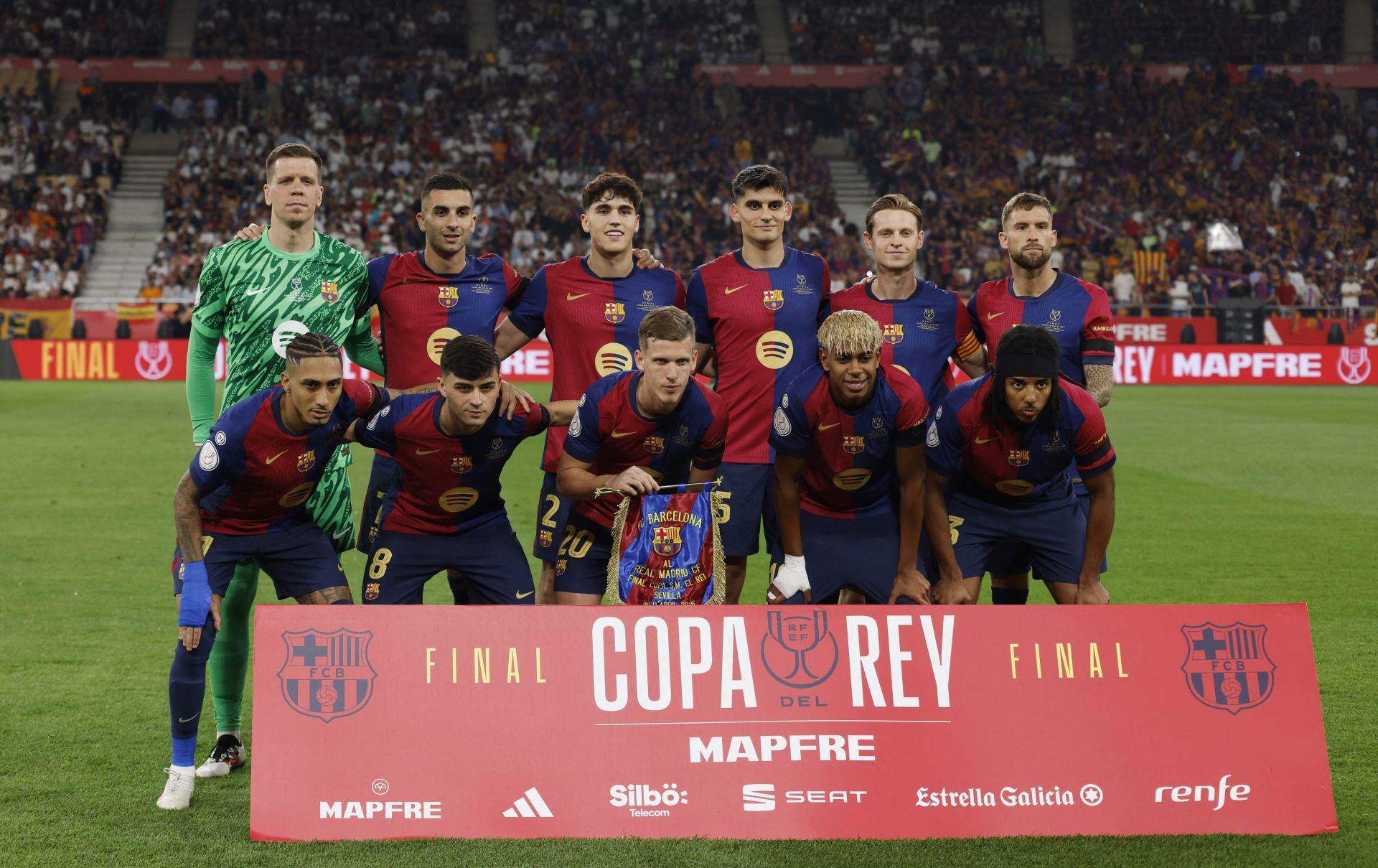 Los once titulares del FC Barcelona.