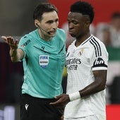 Las polémicas Hubo un penalti no pitado de Ceballos por agarrón a Cubarsí