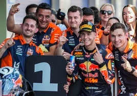 Los sevillanos Rueda y Muñoz, en la primera fila de Moto3 en Jerez