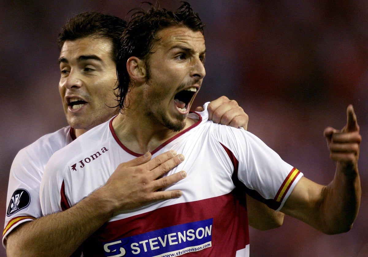 Antonio Puerta celebra su famoso gol ante el Schalke 04