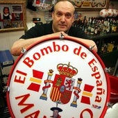 «Querido Manolo, la Armada Española ha recuperado tu bombo»