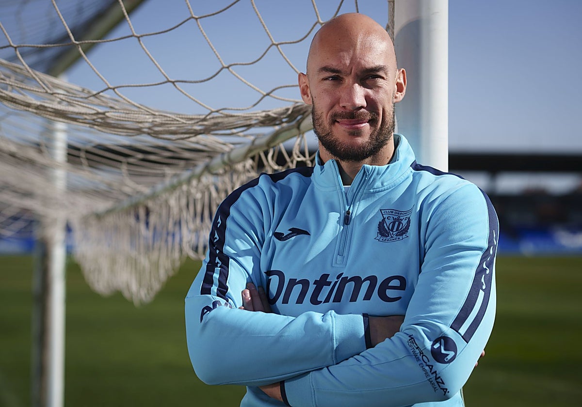 Marko Dmitrovic posa para ABC en las instalaciones del Leganés