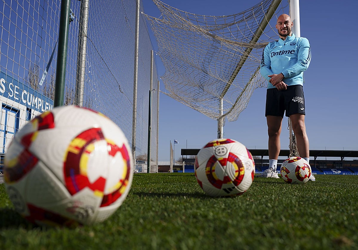 Marko Dmitrovic posa para ABC en las instalaciones del Leganés