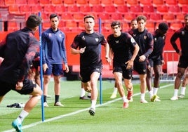 Entrenamiento del Sevilla en el estadio en la víspera del partido ante el Leganés