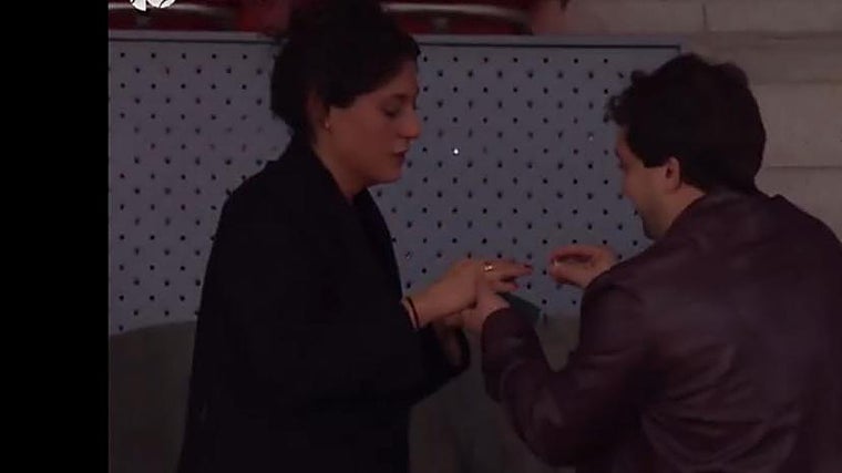 Momento de la pedida de mano