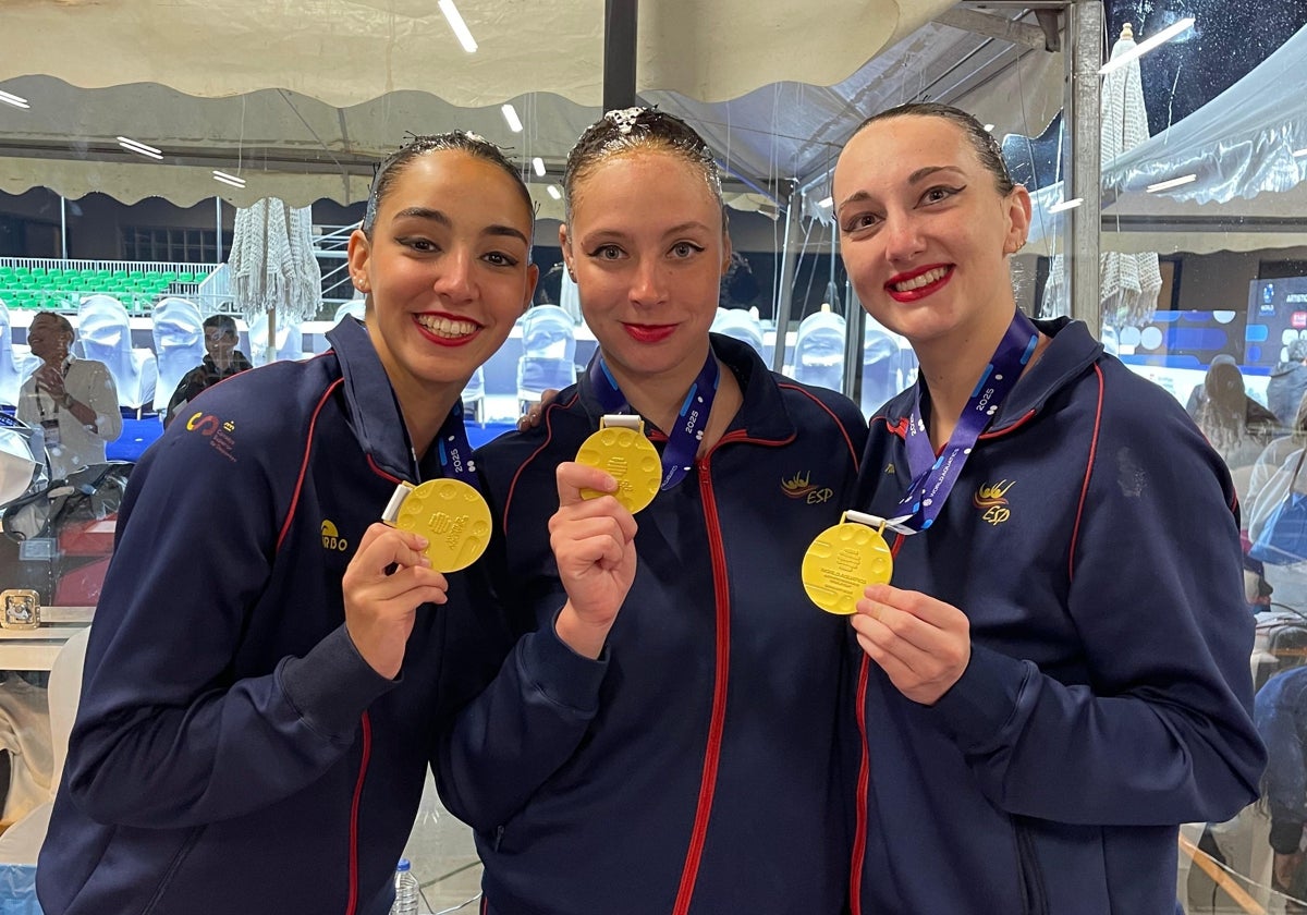 Aurora Lázaro, Alisa Ozhogina y Marina García, las tres sevillanas del equipo español de natación artística