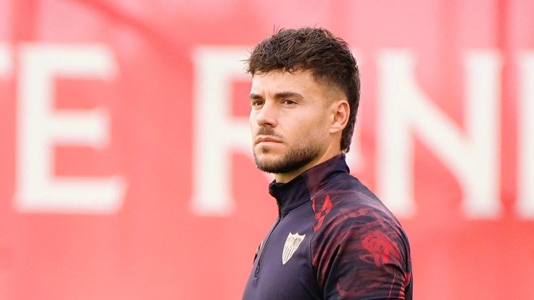 Álvaro Fernández renueva con el Sevilla FC dos años más