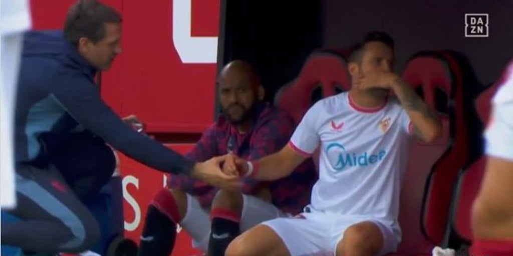 El tremendo enfado de Saúl con su cambio y el dilema de su continuidad en el Sevilla FC