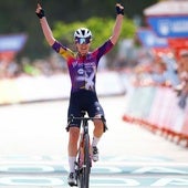 Van der Breggen gana tras cuatro años de retiro y da un vuelco a la Vuelta