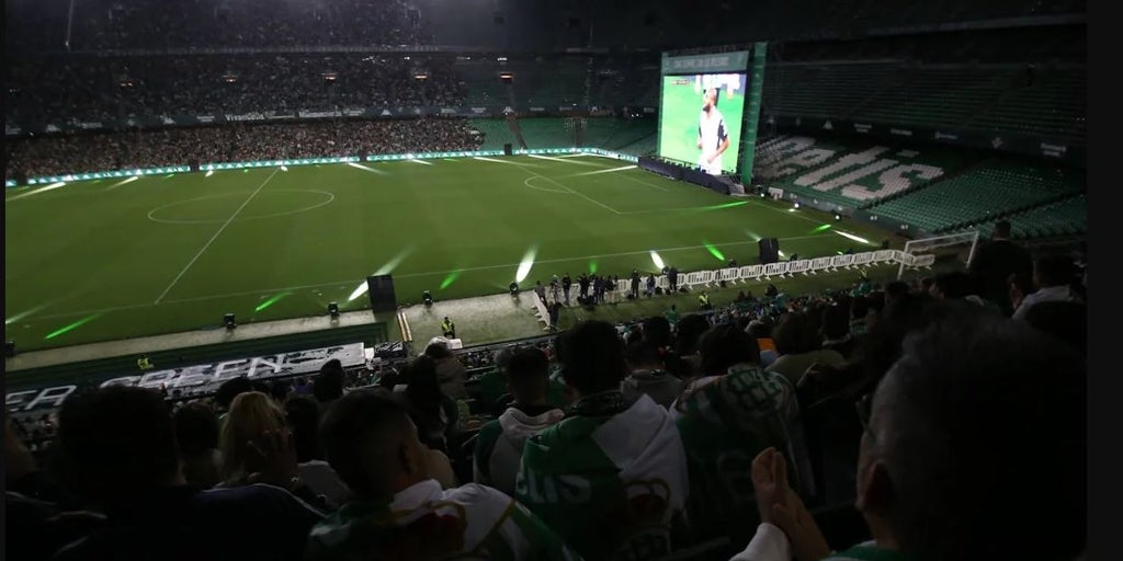 El Betis espera el permiso definitivo de la UEFA para instalar una pantalla gigante en el Villamarín para ver la final