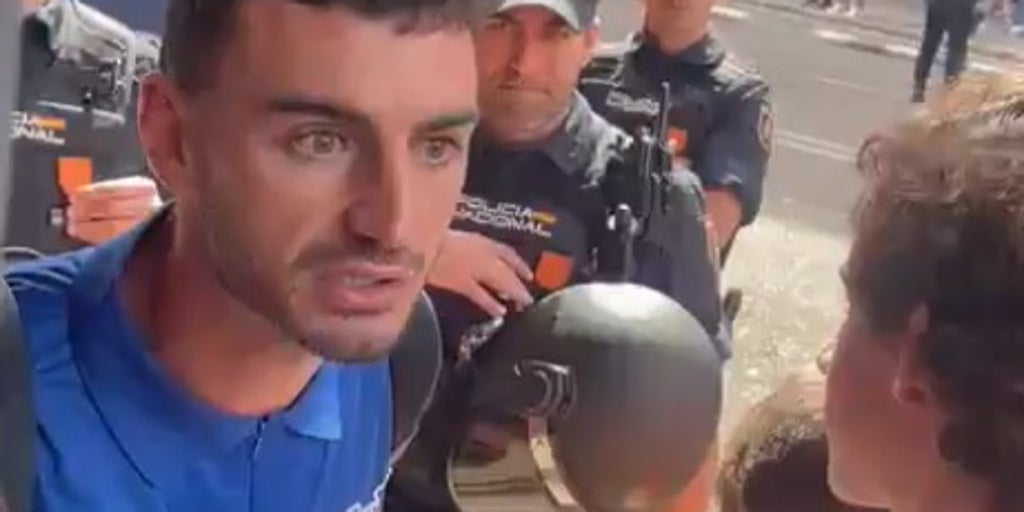 «¿Por qué insultas? Luego nos pides camisetas»: gran enfado de un jugador del Getafe con un aficionado