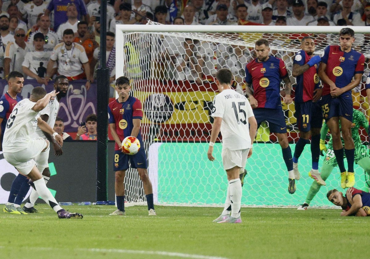 Mbappé, anotando el 1-1 de la final de Copa de hace dos semanas