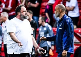 La vergonzosa bronca sobre el césped del forofo dueño del Nottingham Forest a su entrenador